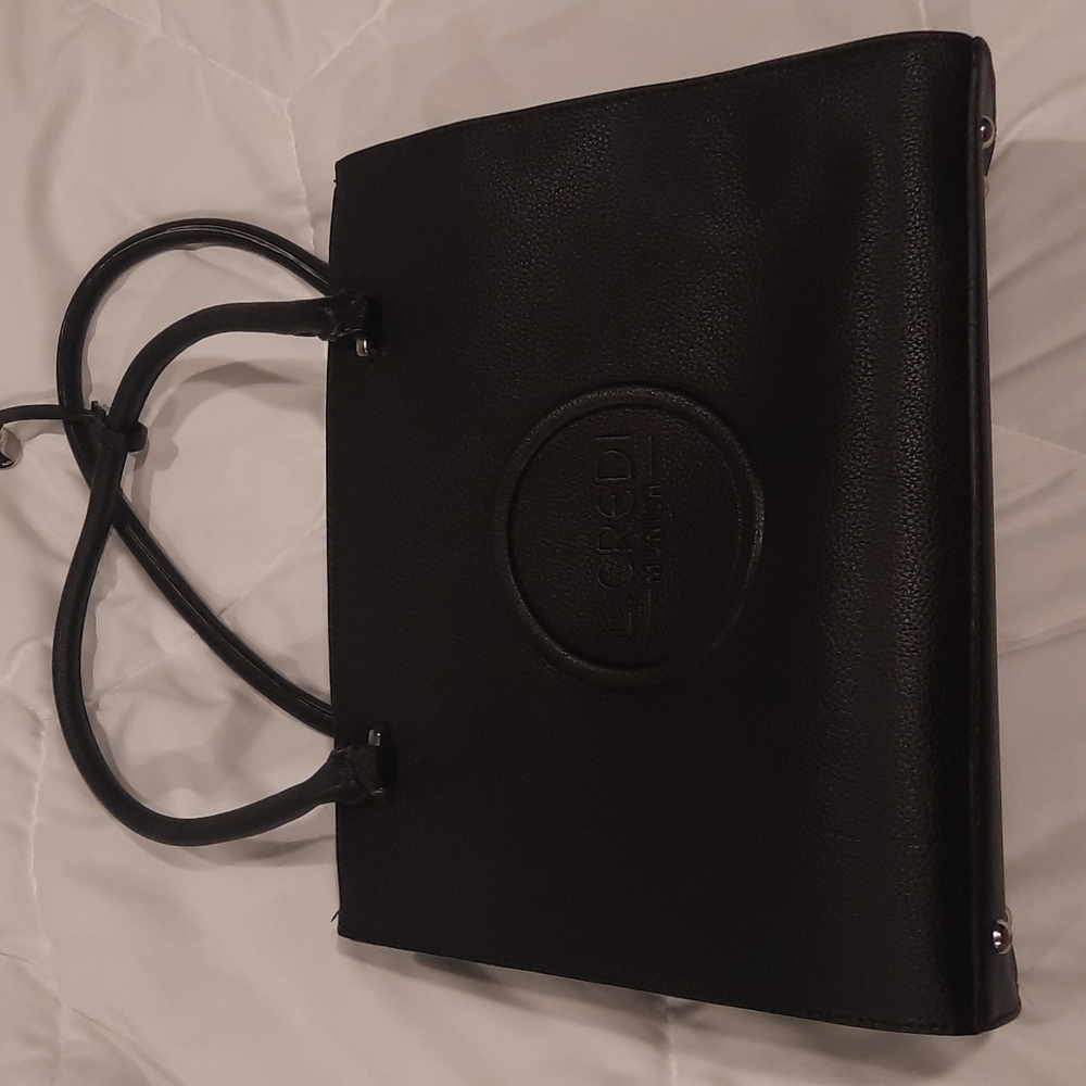 L. credi black purse